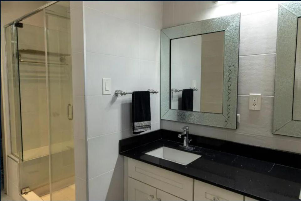 Finest Accommodation Riches Manor 1 Gladstone Drive Apt A2 Kgn 6 New Kgn Kingston Dış mekan fotoğraf