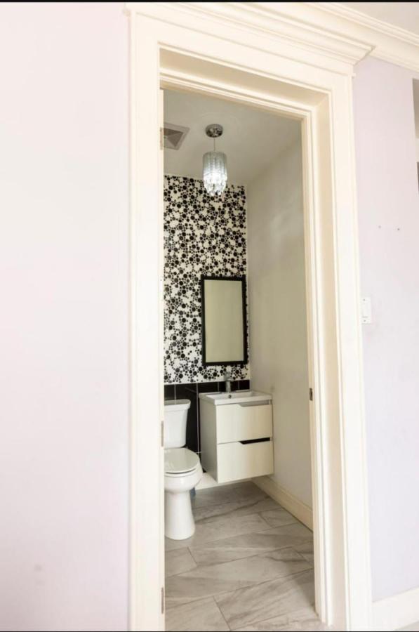 Finest Accommodation Riches Manor 1 Gladstone Drive Apt A2 Kgn 6 New Kgn Kingston Dış mekan fotoğraf