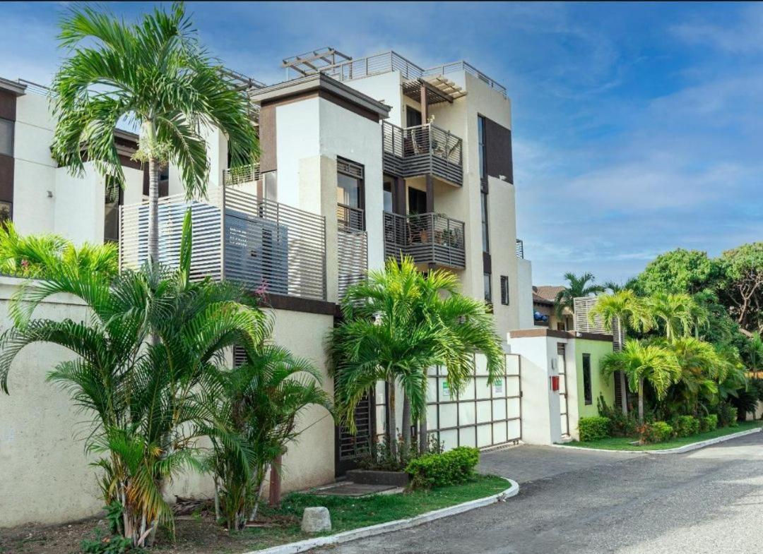 Finest Accommodation Riches Manor 1 Gladstone Drive Apt A2 Kgn 6 New Kgn Kingston Dış mekan fotoğraf